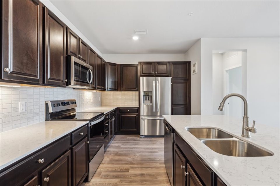 2201 485 Interlocken Blvd., #201