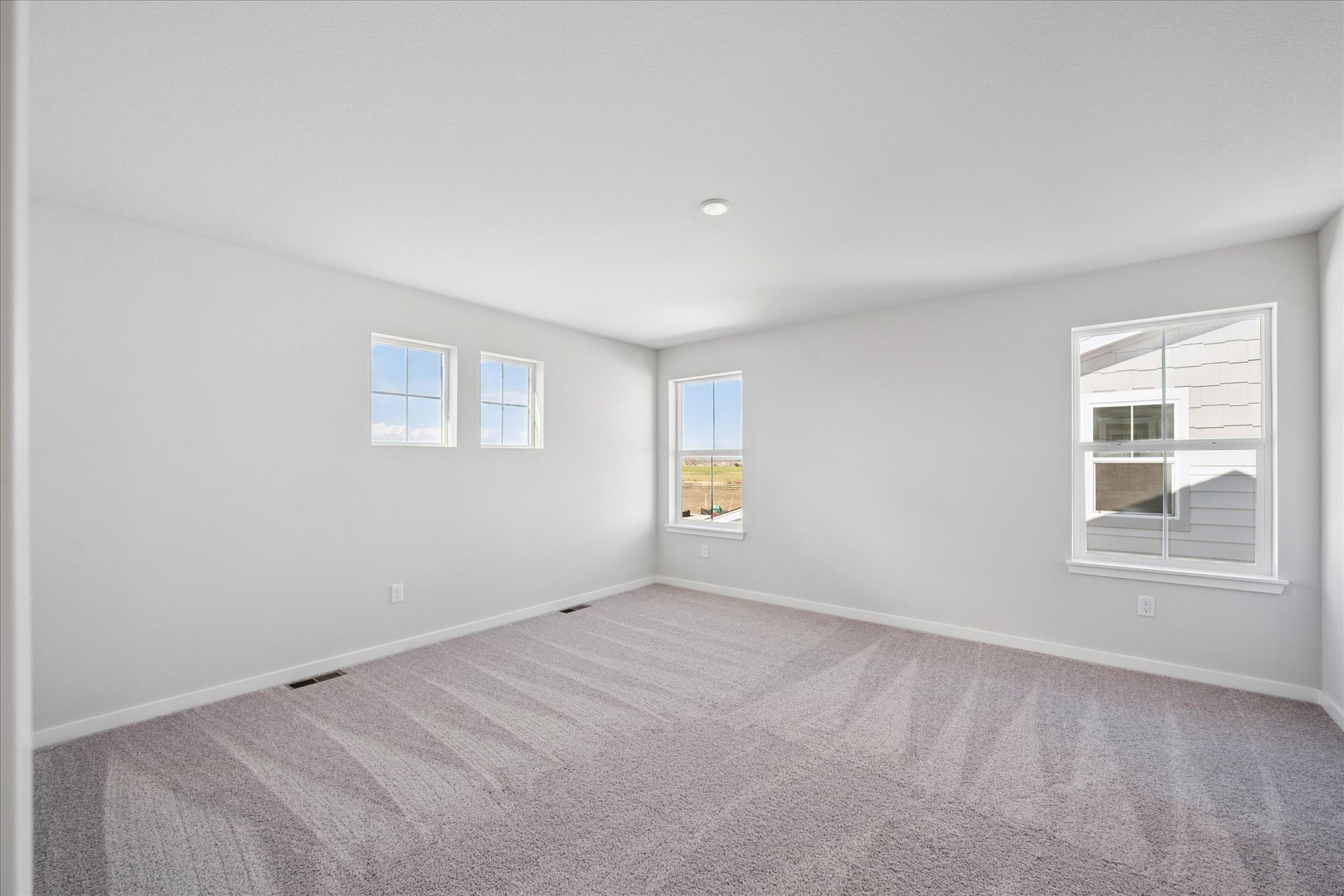 A room with windows.