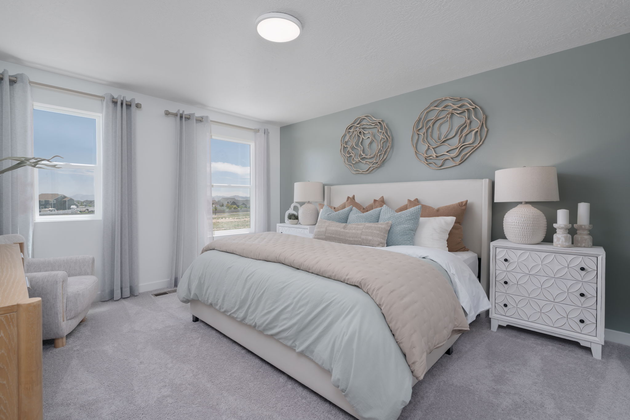 A bedroom with a large bed.